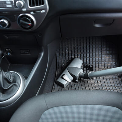 pulizia tappettini e tessuti auto