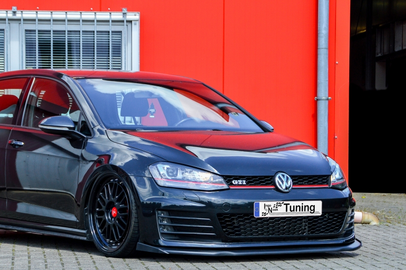 LAMA SOTTOPARAURTI ANTERIORE V2 BIG VERSION CON ALETTE PER VW GOLF 7 GTI / GTD NERO LUCIDO INGO NOAK TUNING