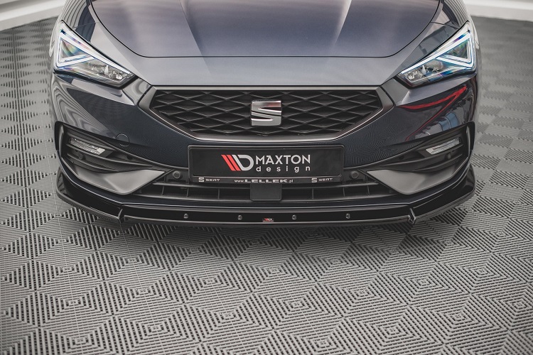 LAMA SOTTOPARAURTI ANTERIORE V.1 MAXTON DESIGN PER SEAT LEON FR MK4 NERO LUCIDO
