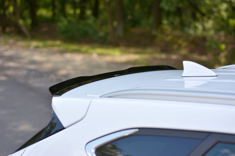 SPOILER CAP MAXTON DESIGN PER HYUNDAI TUCSON MK3 RESTYLING NERO LUCIDO