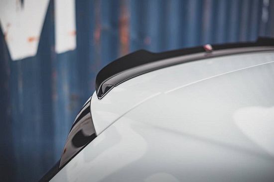 SPOILER CAP MAXTON DESIGN PER VW GOLF MK8 GTI NERO LUCIDO