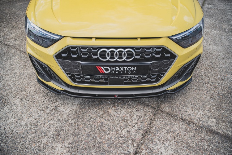 LAMA SOTTOPARAURTI ANTERIORE V.2 MAXTON DESIGN PER AUDI A1 GB MK2 CON S-LINE NERA LUCIDA 