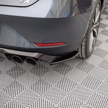 APPENDICI DIFFUSORE POSTERIORE SPORTIVO PER SEAT LEON FR MK4 NERE LUCIDE MAXTON DESIGN