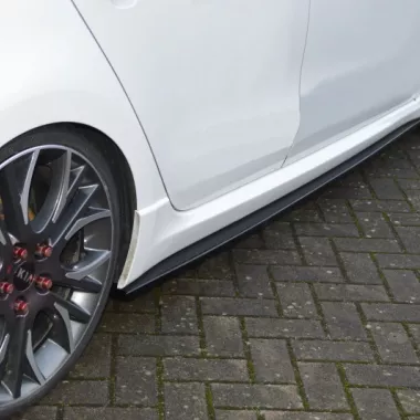 COPPIA SOTTOMINIGONNE CUP 1 AUDI A3 8V 5 PORTE PRE-RESTYLING CON S-LINE NERO LUCIDO INGO NOAK TUNING