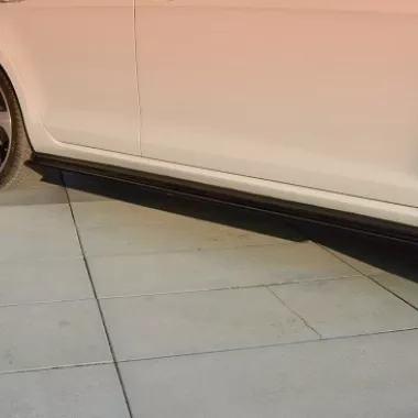 COPPIA SOTTOMINIGONNE WIDE MAXTON DESIGN NERE LUCIDE PER VW GOLF 7.5 GTI / GTD