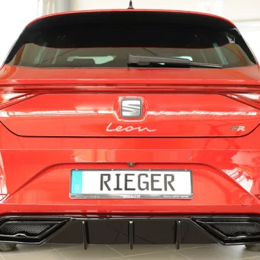 DIFFUSORE SPORTIVO RIEGER TUNING NERO LUCIDO PER SEAT LEON MK4 (KL) CON USCITE DI SERIE