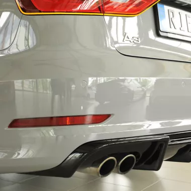 DIFFUSORE SPORTIVO RIEGER TUNING NERO LUCIDO PER AUDI A3 8V SEDAN/CABRIO PRE-RESTYLING CON S-LINE CON 2 USCITE A SINISTRA