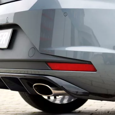 DIFFUSORE SPORTIVO RIEGER TUNING NERO LUCIDO PER SEAT LEON CUPRA (5F) 3/5 PORTE PER SCARICO ORIGINALE