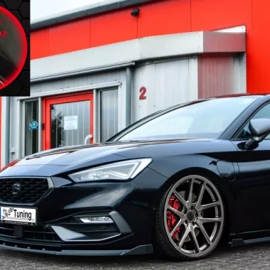 LAMA SOTTOPARAURTI ANTERIORE CON ALETTE PER SEAT LEON MK4 (KL) NERO LUCIDO INGO NOAK TUNING