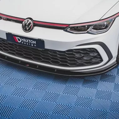 LAMA SOTTOPARAURTI ANTERIORE MAXTON DESIGN PER VW GOLF MK8 GTI NERO OPACO
