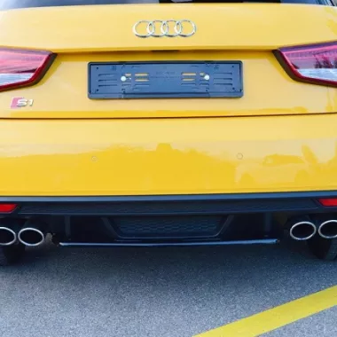 SOTTODIFFUSORE CENTRALE NERO LUCIDO MAXTON DESIGN PER AUDI S1 8X