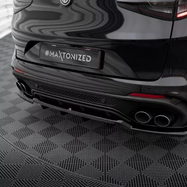 SOTTODIFFUSORE NERO LUCIDO MAXTON DESIGN PER ALFA ROMEO STELVIO QUADRIFOGLIO