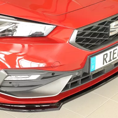 LAMA SOTTOPARAURTI ANTERIORE PER SEAT LEON MK4 (KL) NERO LUCIDO RIEGER TUNING