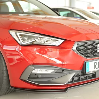 LAMA SOTTOPARAURTI ANTERIORE PER SEAT LEON MK4 (KL) NERO OPACO RIEGER TUNING